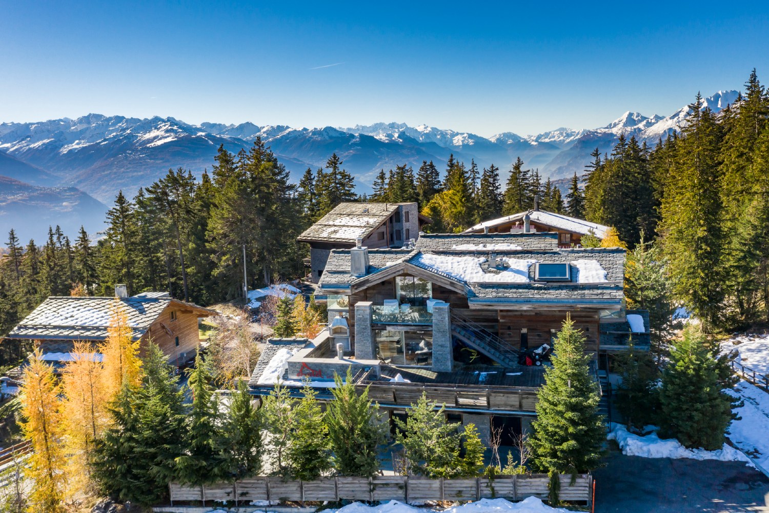 The golden halo effect of high-end hotels in the Alps